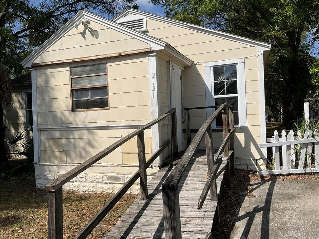2121 16TH AVENUE S ST PETERSBURG, FL 33712