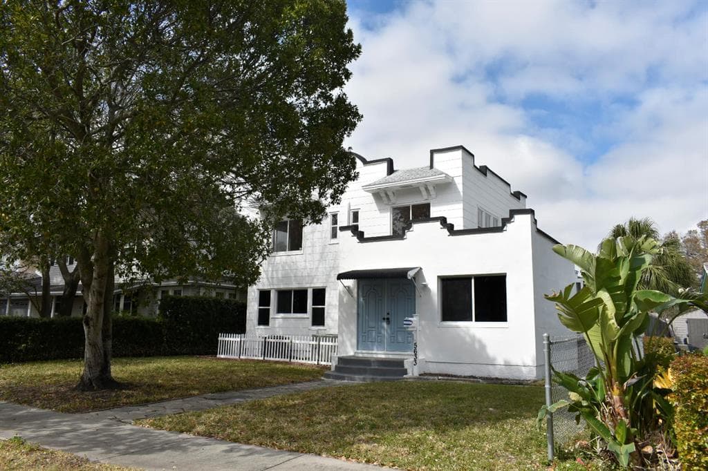 5633 2ND AVENUE N ST PETERSBURG, FL 33710