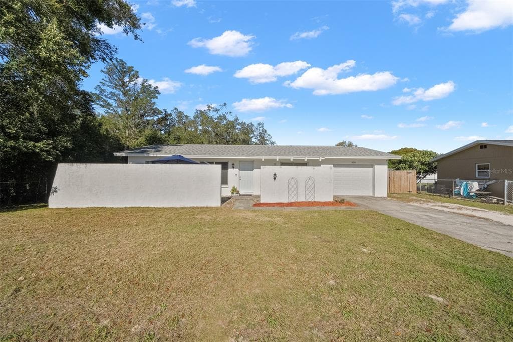 4541 LAKESHORE AVENUE SPRING HILL, FL 34606