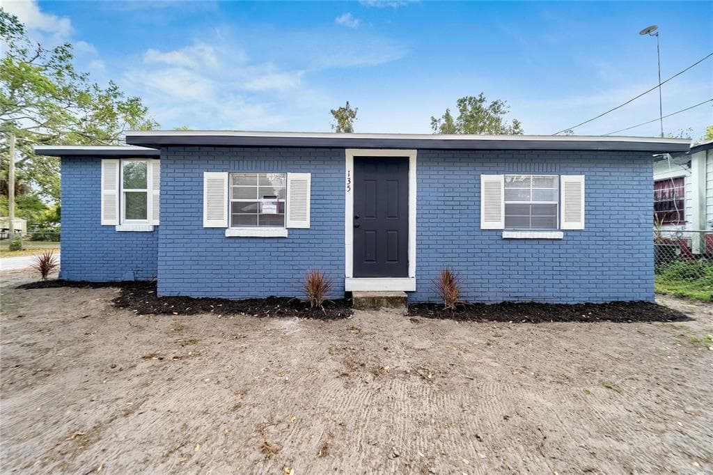 135 SMITH STREET MULBERRY, FL 33860