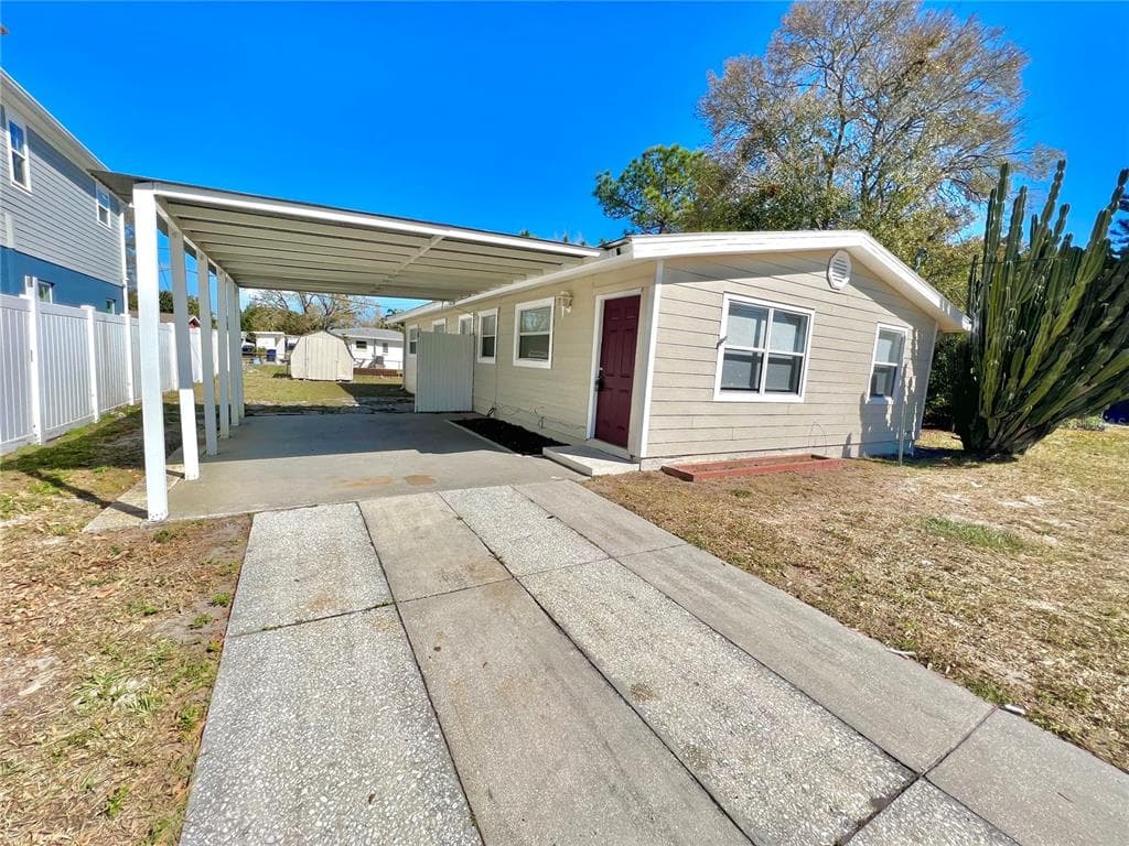 4711 W IOWA AVENUE TAMPA, FL 33616