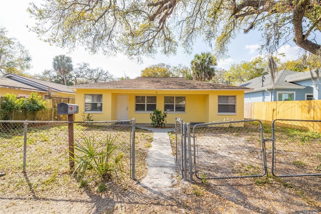 8104 N ALASKA STREET TAMPA, FL 33604