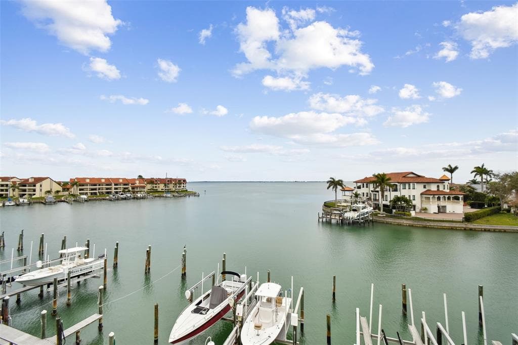 363 PINELLAS BAYWAY S UNIT 48 TIERRA VERDE, FL 33715