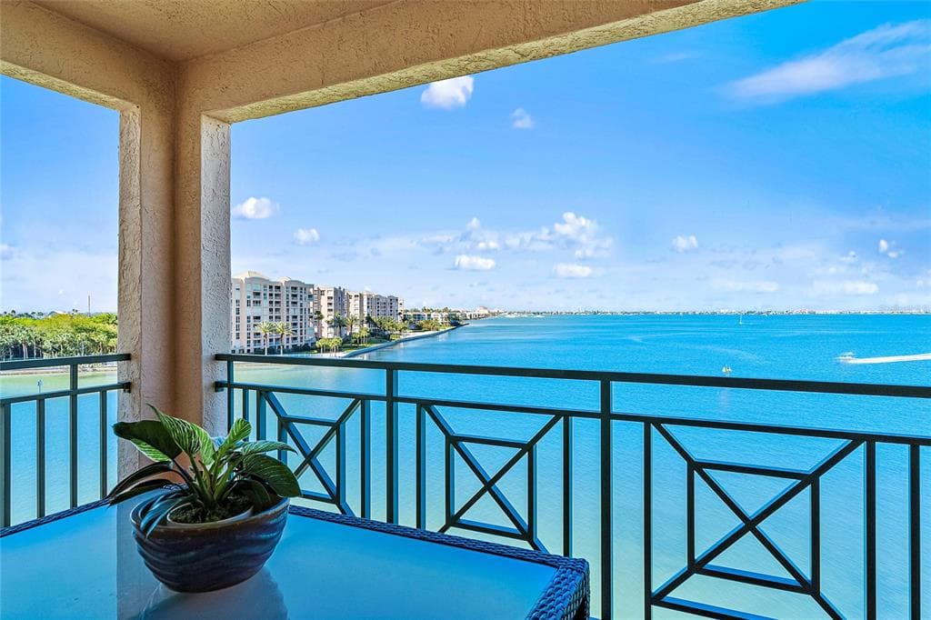 4830 OSPREY DRIVE S UNIT 502 ST PETERSBURG, FL 33711