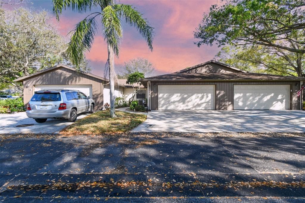 4631 OAK HILL DRIVE UNIT 12 SARASOTA, FL 34232