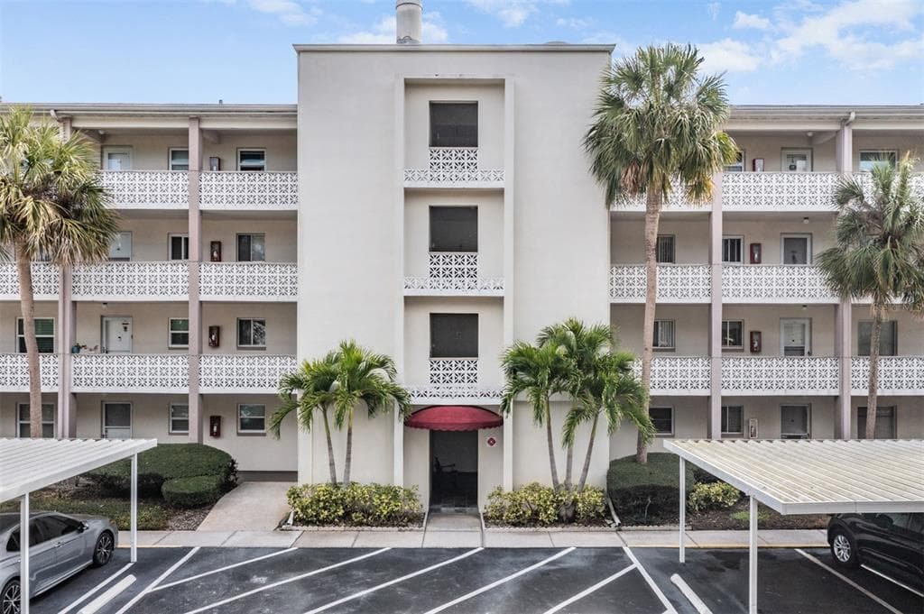 1524 LAKEVIEW ROAD UNIT 204 CLEARWATER, FL 33756