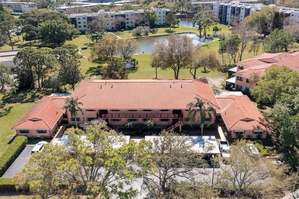 8110 TERRACE GARDEN DRIVE N UNIT 204 ST PETERSBURG, FL 33709