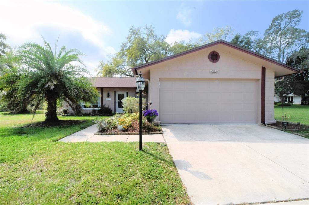 10528 FARNAM COURT PORT RICHEY, FL 34668