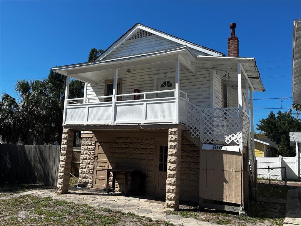 610 14TH STREET N UNIT 1/2 ST PETERSBURG, FL 33705