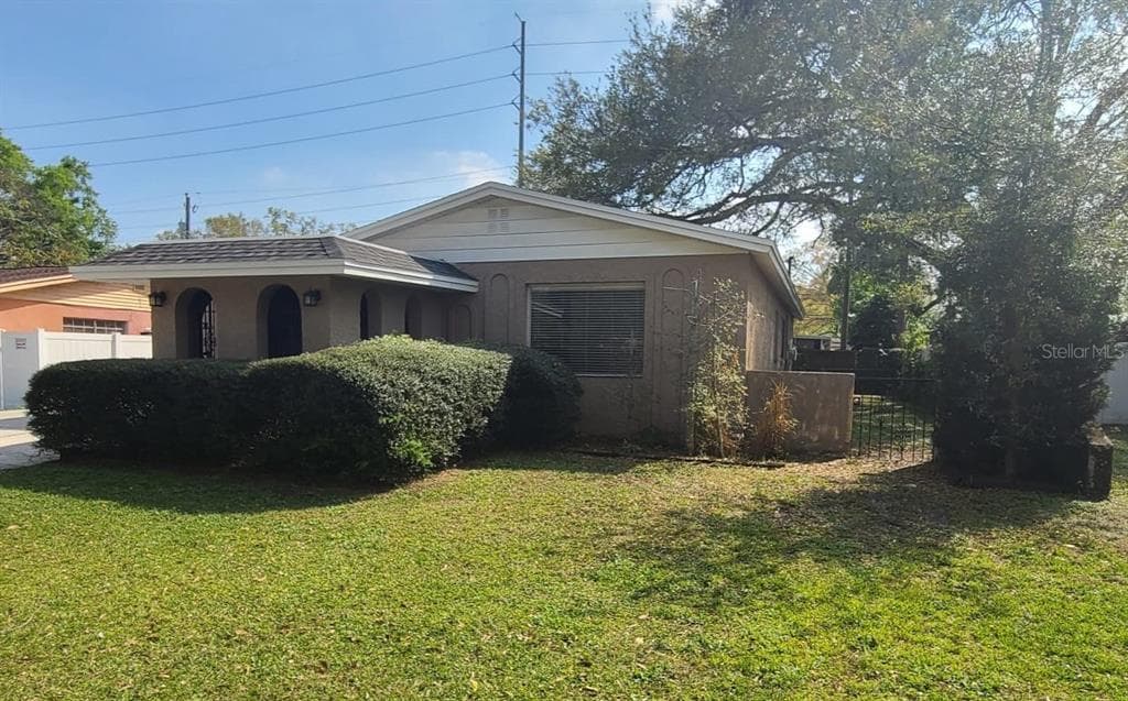 2610 W KENMORE AVENUE TAMPA, FL 33614