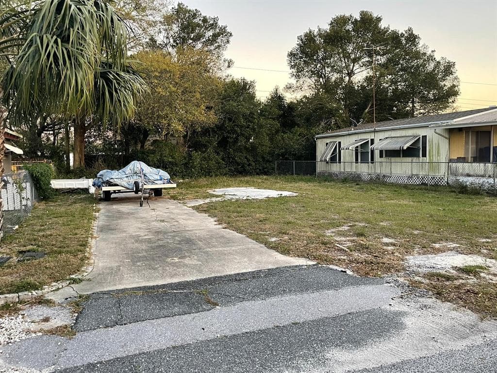 1908 PATRIOT LANE HOLIDAY, FL 34690