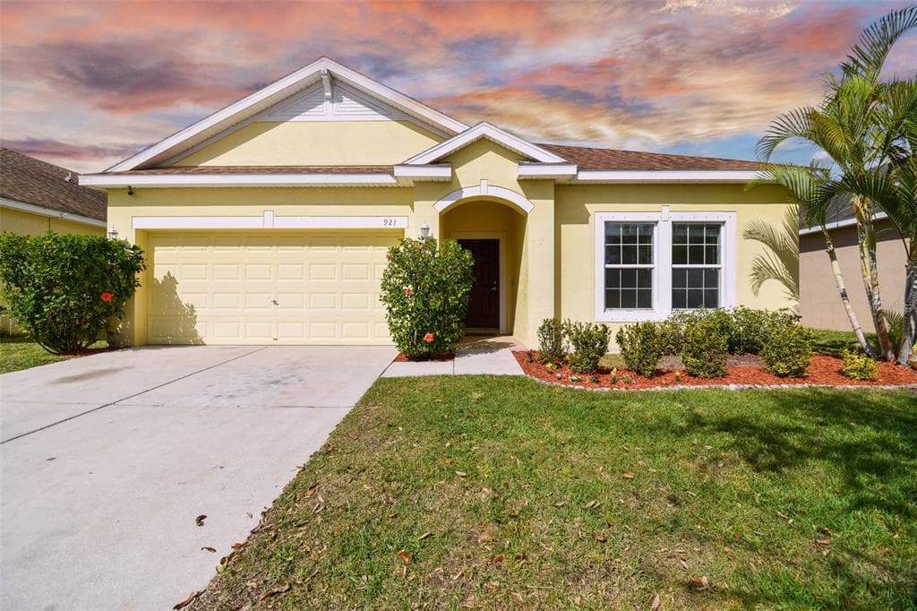 921 FERN LEAF DRIVE