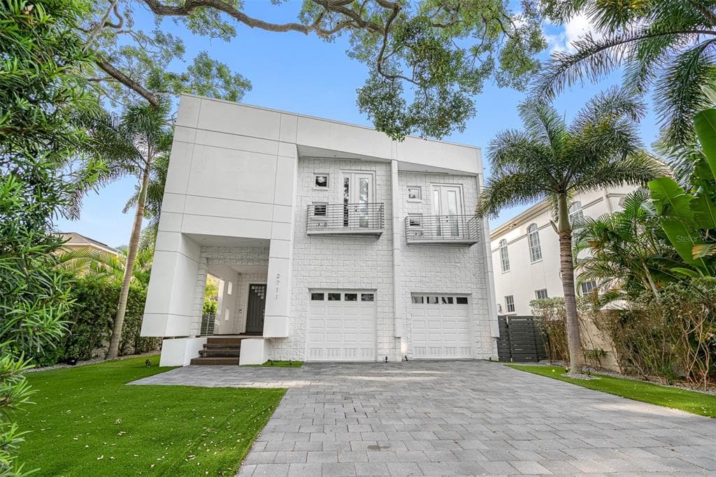 2711 W TRILBY AVENUE TAMPA, FL 33611
