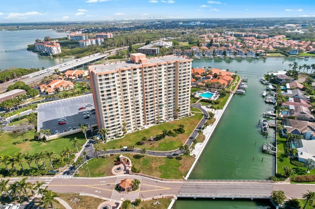 4900 BRITTANY DRIVE S UNIT 402 ST PETERSBURG, FL 33715