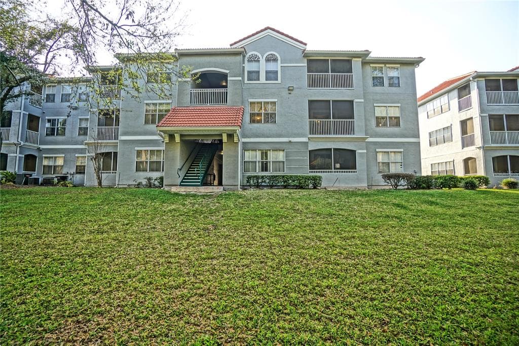 18001 RICHMOND PLACE DRIVE UNIT 1220 TAMPA, FL 33647