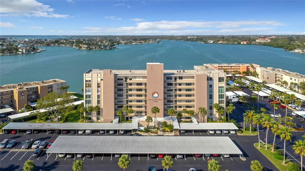 7700 SUN ISLAND DR S UNIT 305 SOUTH PASADENA, FL 33707