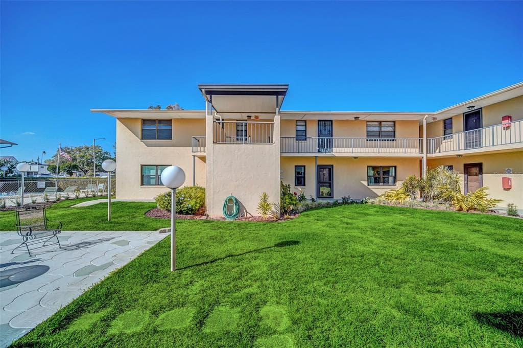 130 E JOHNSON AVENUE UNIT 102 LAKE WALES, FL 33853