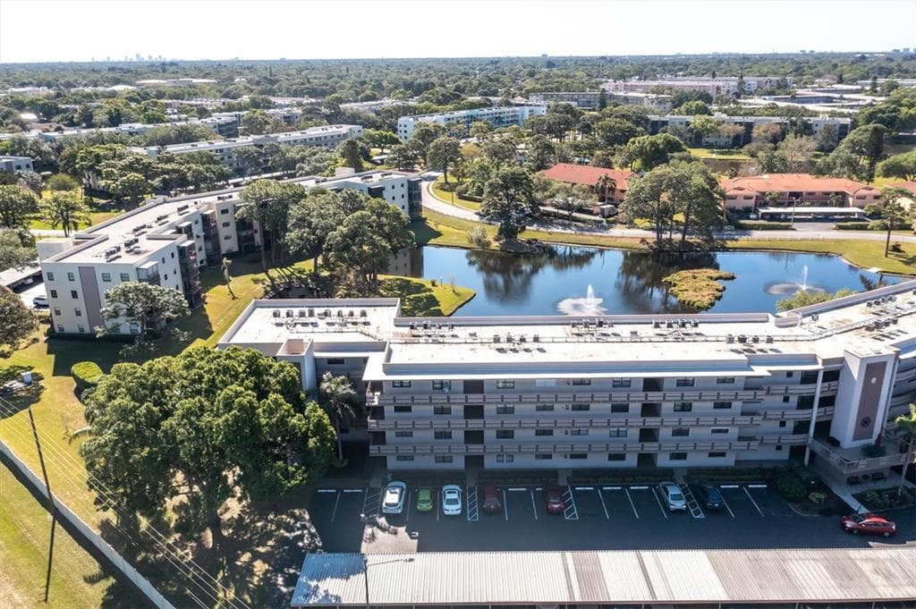 8199 TERRACE GARDEN DRIVE N UNIT 114 ST PETERSBURG, FL 33709