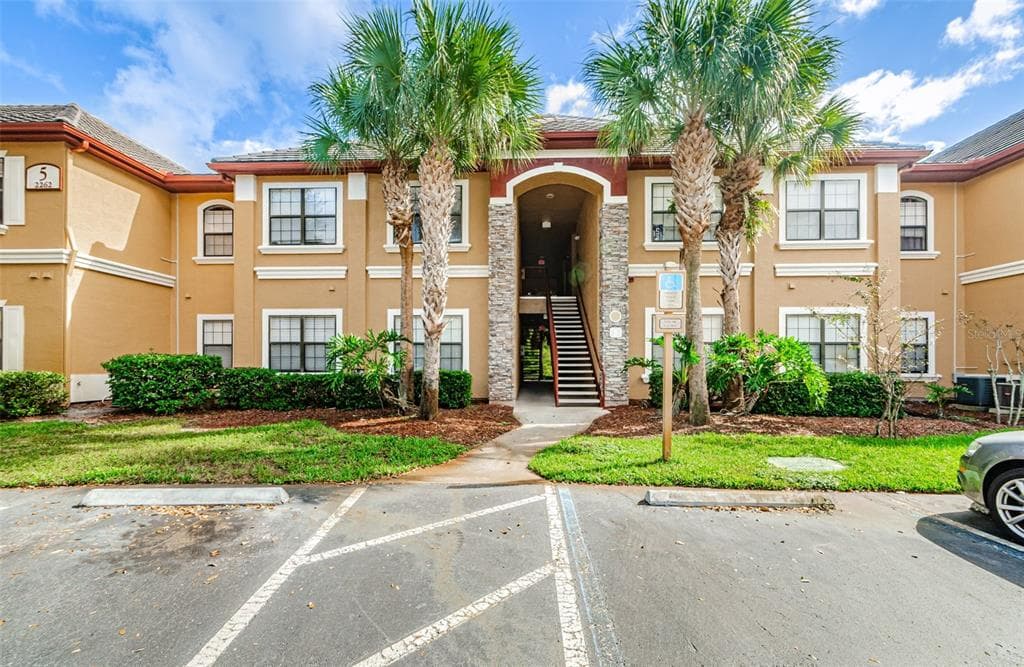 2262 CHIANTI PLACE UNIT 513 PALM HARBOR, FL 34683