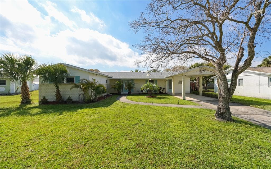 8404 GRANITE PLACE TAMPA, FL 33615