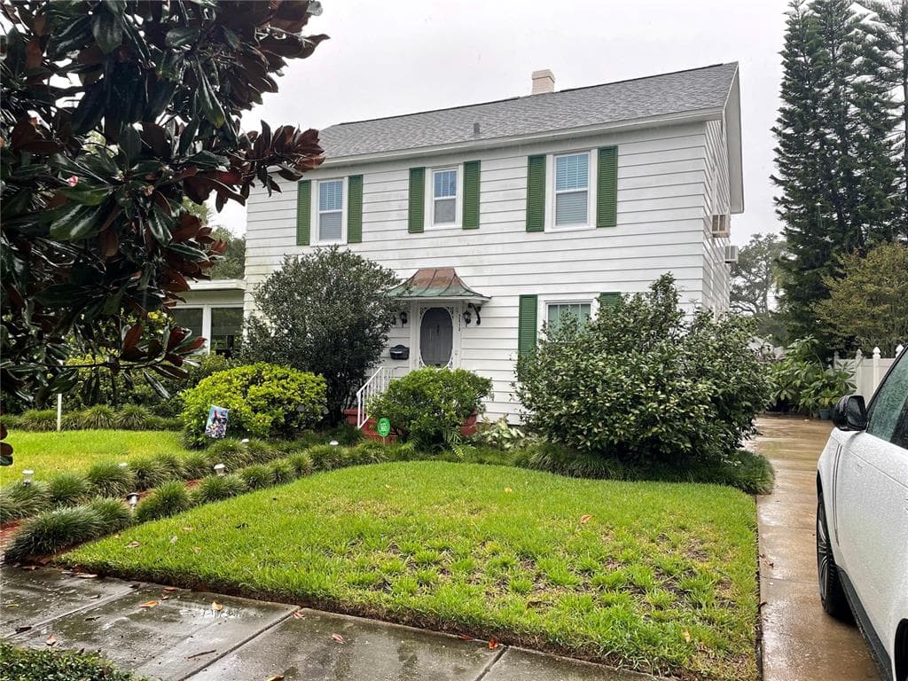 2410 WOODLAWN CIRCLE E ST PETERSBURG, FL 33704
