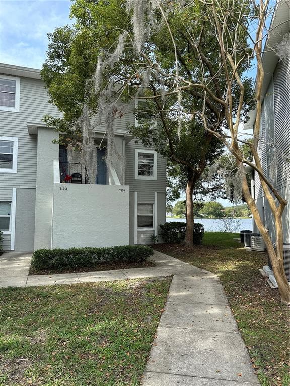 7196 E BANK DRIVE UNIT 206 TAMPA, FL 33617