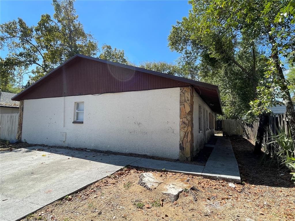 8304 N MULBERRY STREET TAMPA, FL 33604