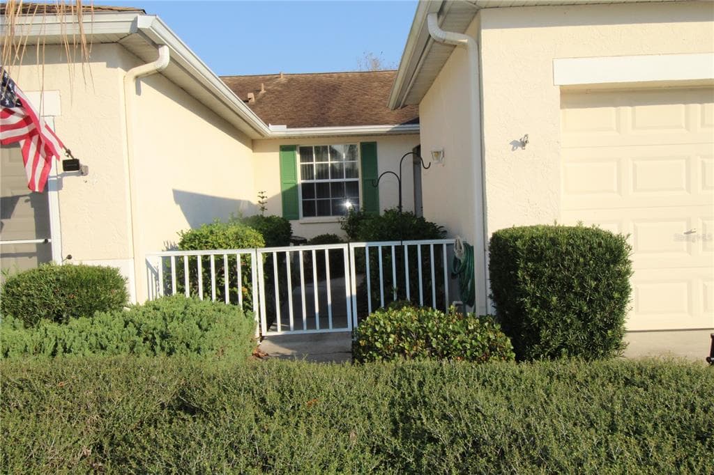 2218 NANTUCKET DRIVE UNIT 44 SUN CITY CENTER, FL 33573