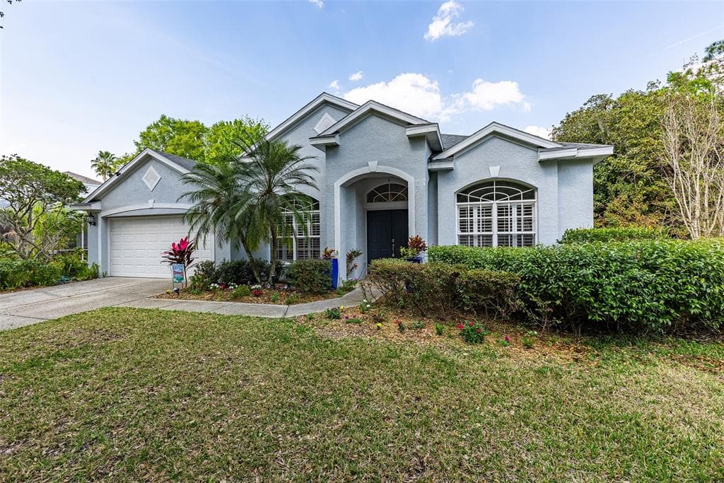 5028 SOUTHAMPTON CIRCLE TAMPA, FL 33647