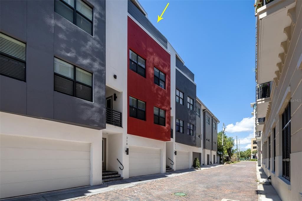 318 DELMAR TERRACE S ST PETERSBURG, FL 33701