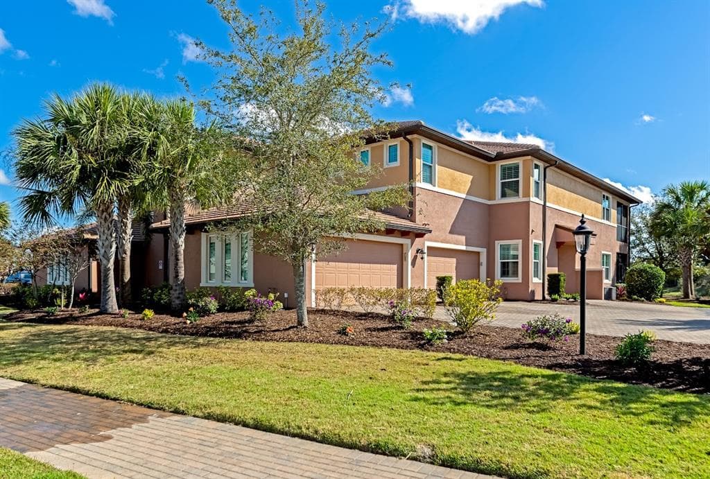 7515 DIVOT LOOP UNIT 21B BRADENTON, FL 34202