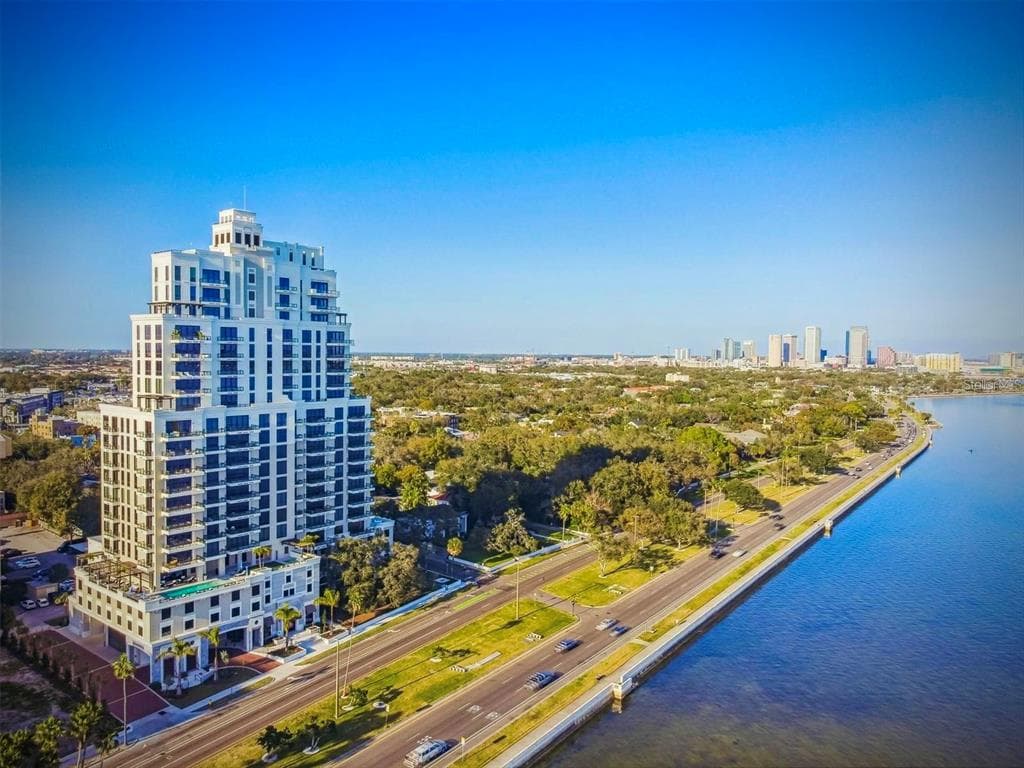 2103 BAYSHORE BOULEVARD UNIT 1605 TAMPA, FL 33606
