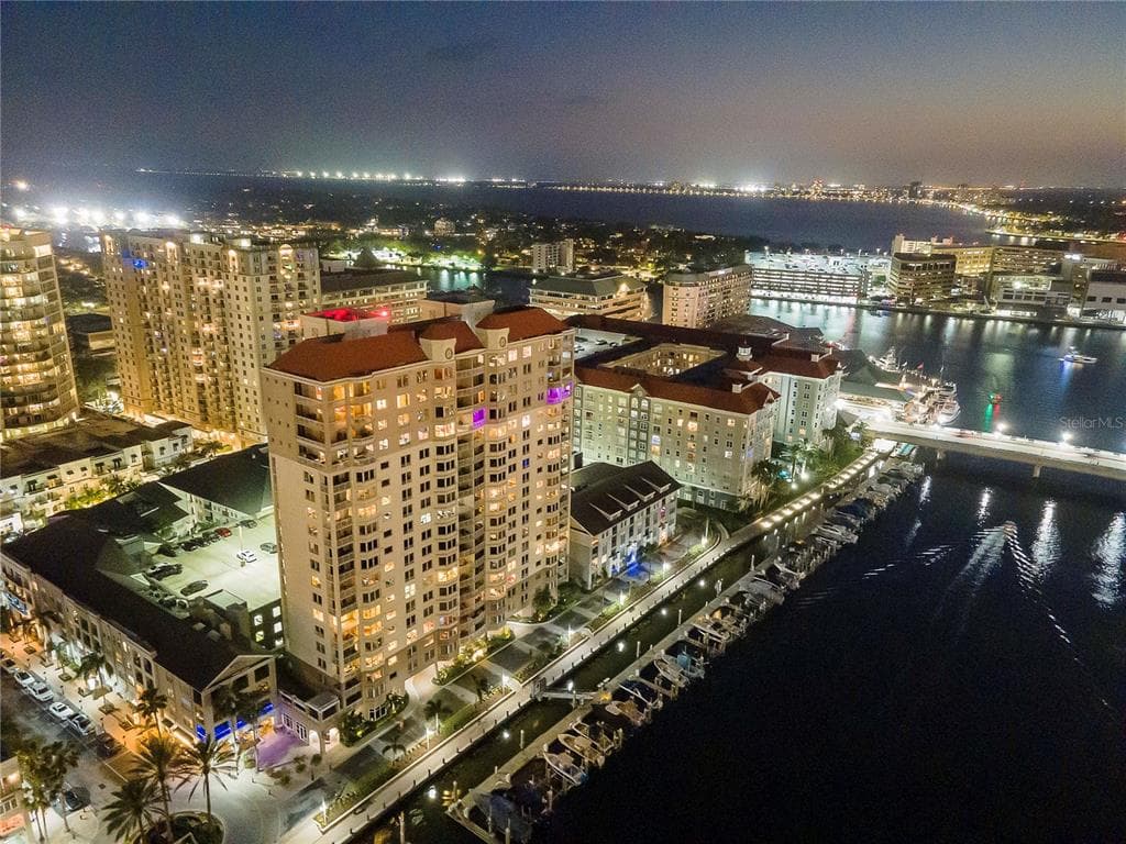 371 CHANNELSIDE WALK WAY UNIT 104 TAMPA, FL 33602