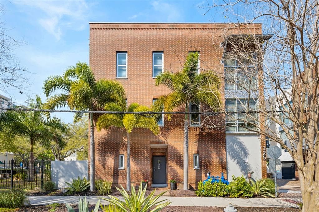 325 5TH AVENUE S UNIT 15