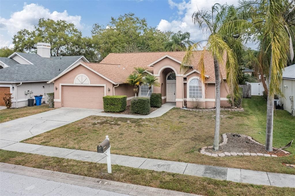 903 CLEARCREEK DRIVE