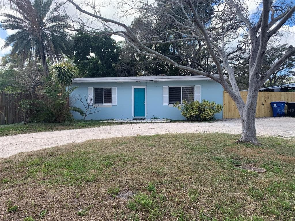 4495 CRESTWOOD DRIVE N ST PETERSBURG, FL 33714
