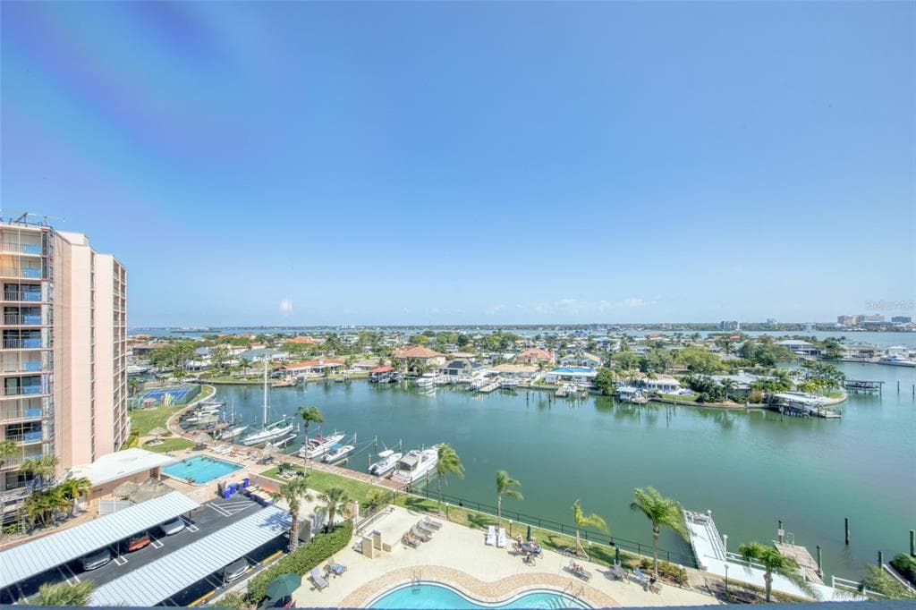 31 ISLAND WAY UNIT 704 CLEARWATER, FL 33767