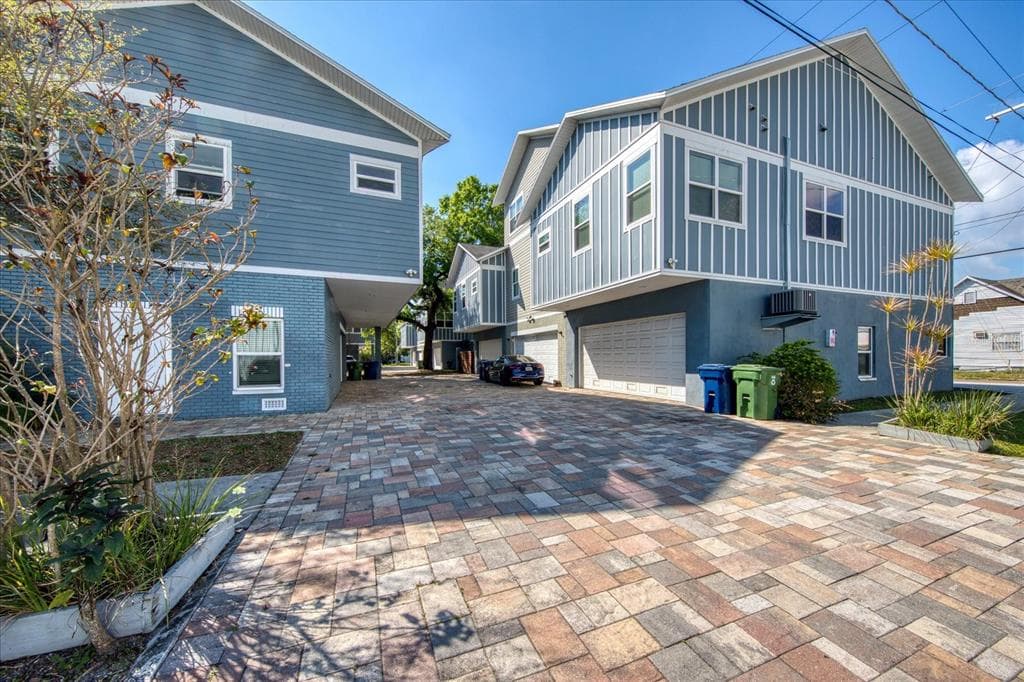708 S 22ND STREET TAMPA, FL 33605
