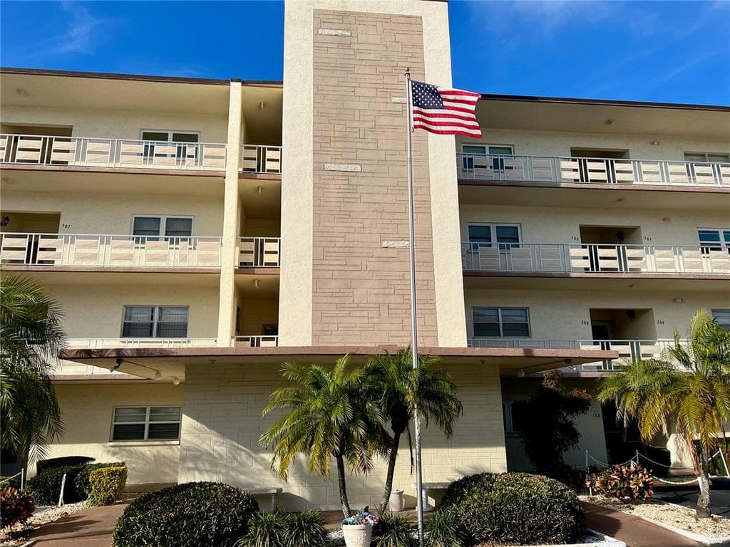 5705 80TH STREET N UNIT 307 ST PETERSBURG, FL 33709