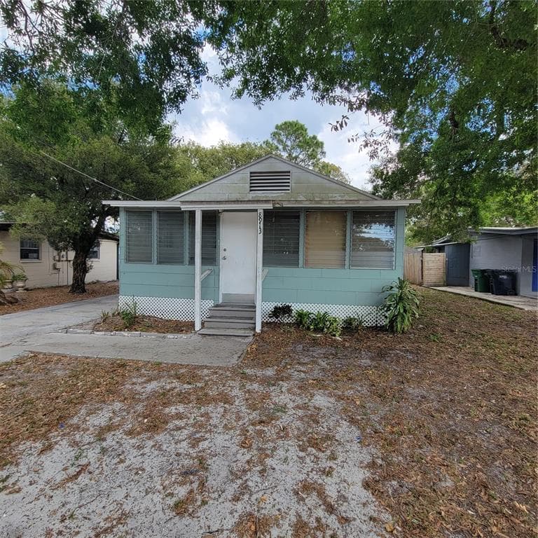 8913 N WILLOW AVENUE TAMPA, FL 33604
