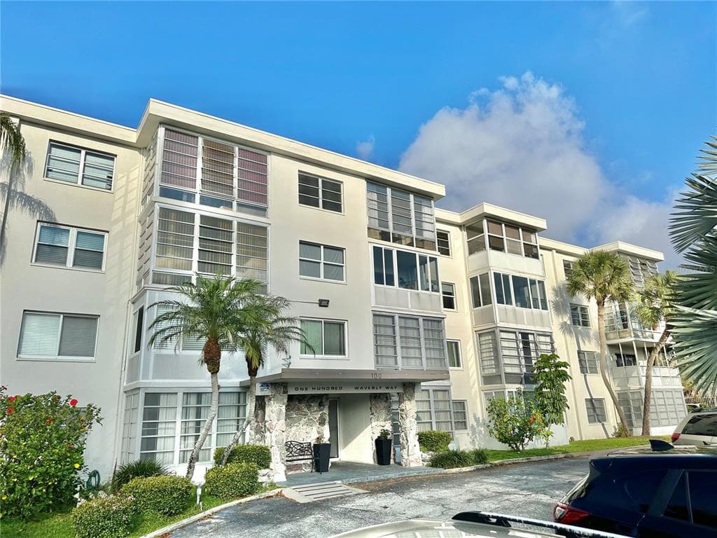 100 WAVERLY WAY UNIT 302 CLEARWATER, FL 33756