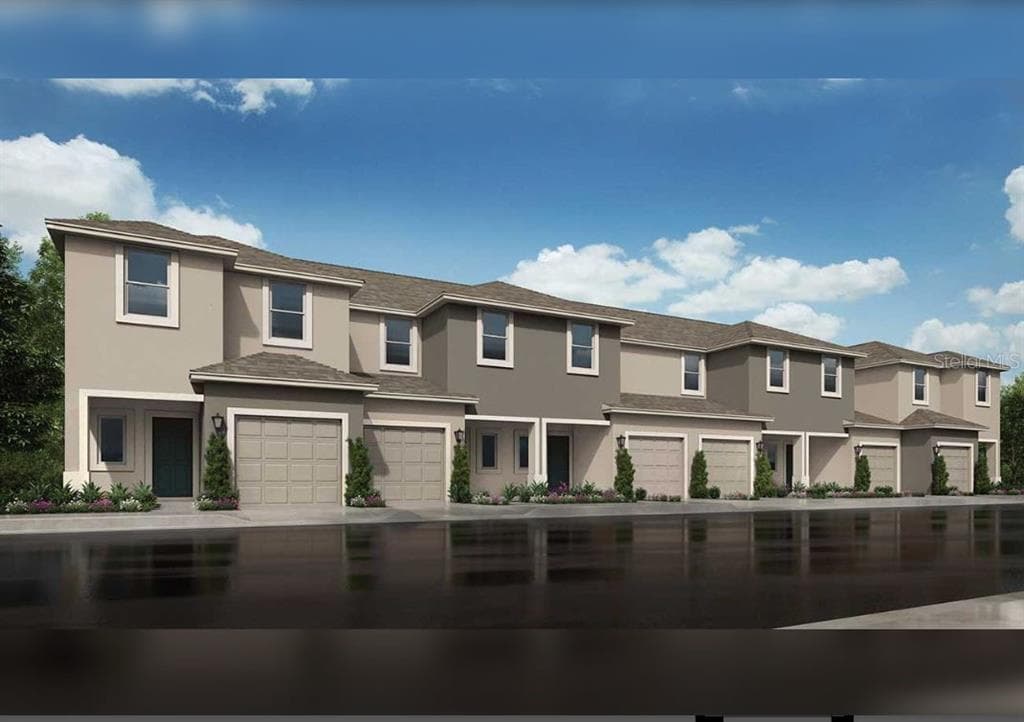 2528 PARAVANE WAY WESLEY CHAPEL, FL 33543