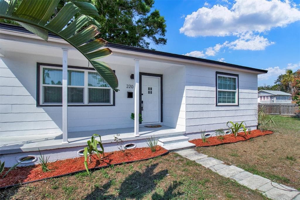220 47TH STREET N ST PETERSBURG, FL 33713