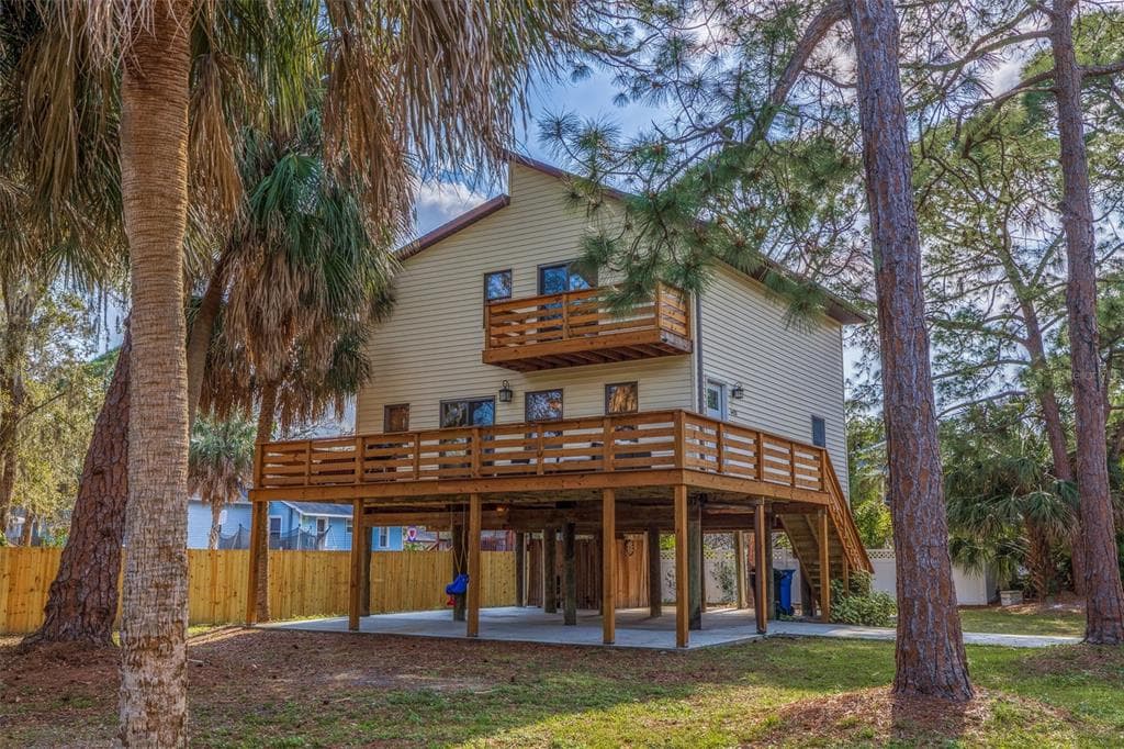 6420 PINE STREET NE ST PETERSBURG, FL 33702