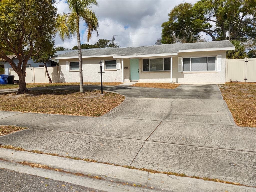 6281 40TH AVENUE N ST PETERSBURG, FL 33709