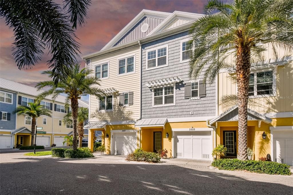 3225 NAUTICAL PLACE S ST PETERSBURG, FL 33712