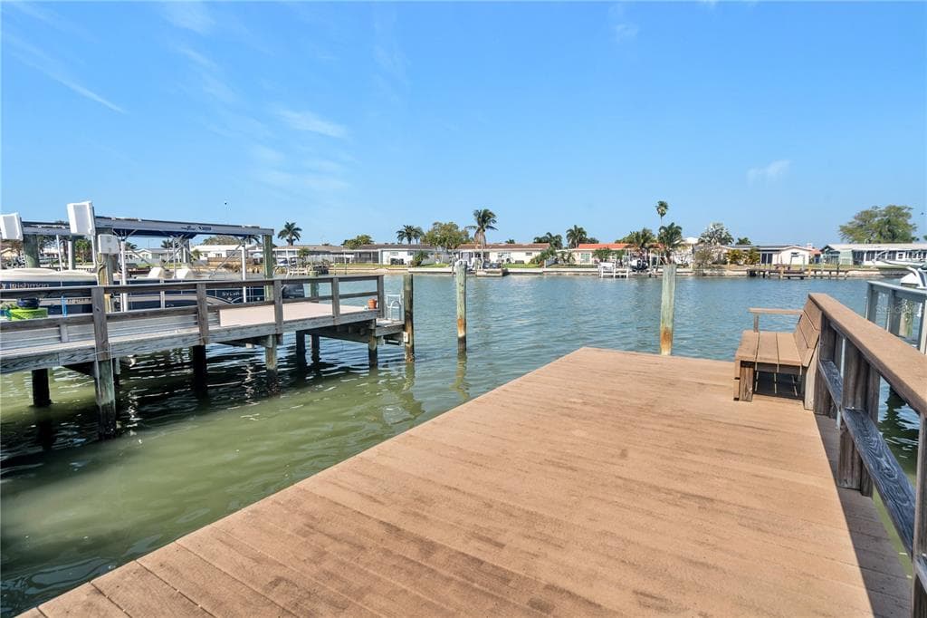 469 BOCA CIEGA POINT BOULEVARD N ST PETERSBURG, FL 33708