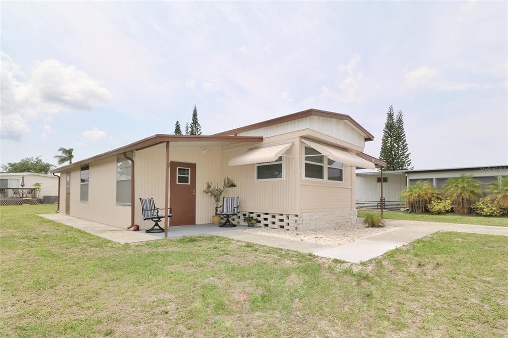 106 SAINT PIERRES WAY APOLLO BEACH, FL 33572