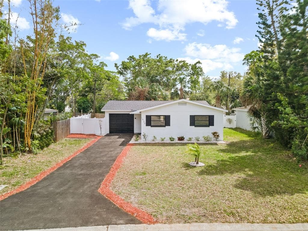 1920 NEW HAMPSHIRE AVENUE NE ST PETERSBURG, FL 33703