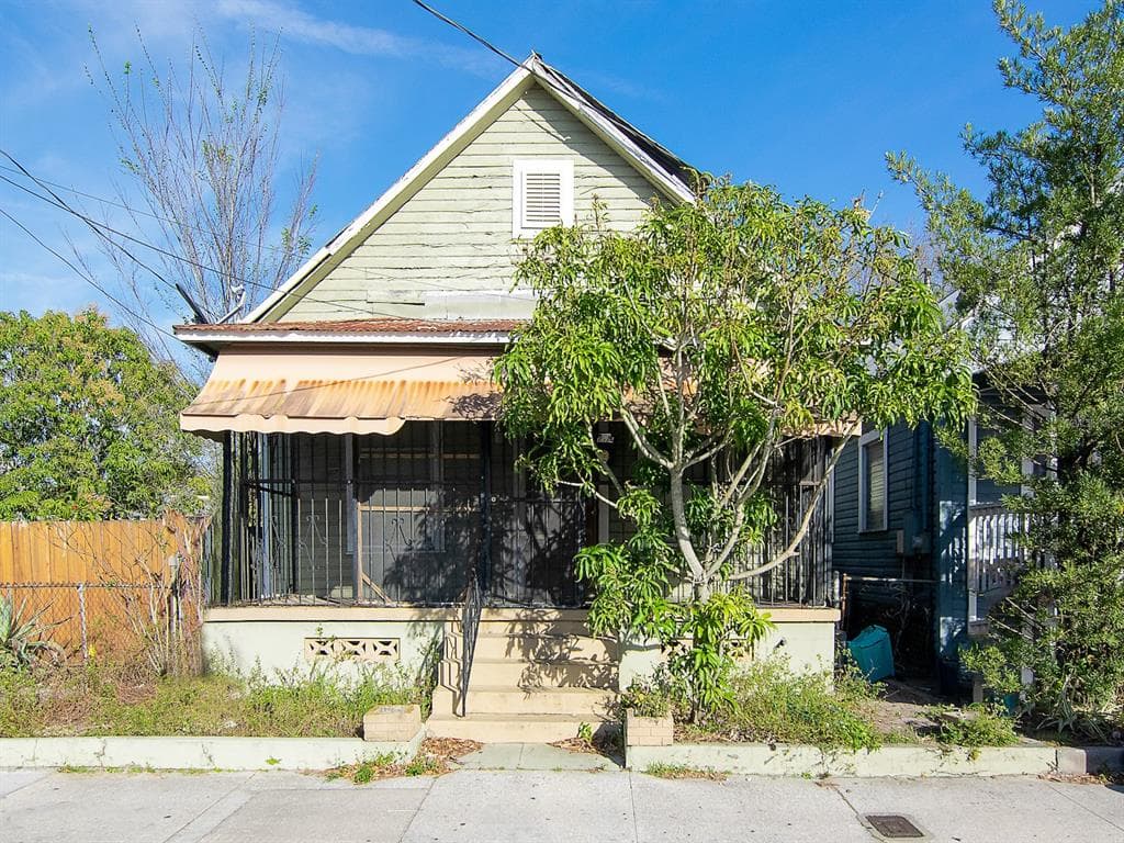 2005 N ARMENIA AVENUE TAMPA, FL 33607